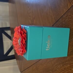 Tieks box and flower topper